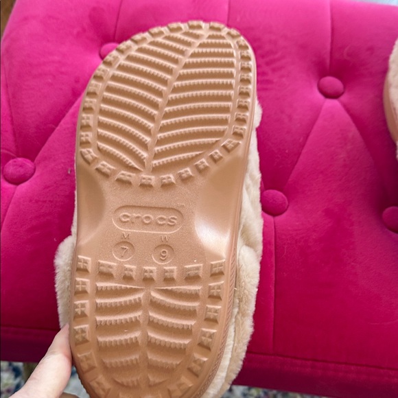 Cozy Crocs Creamy Pink Fuzzy Slippers - Picture 7 of 8